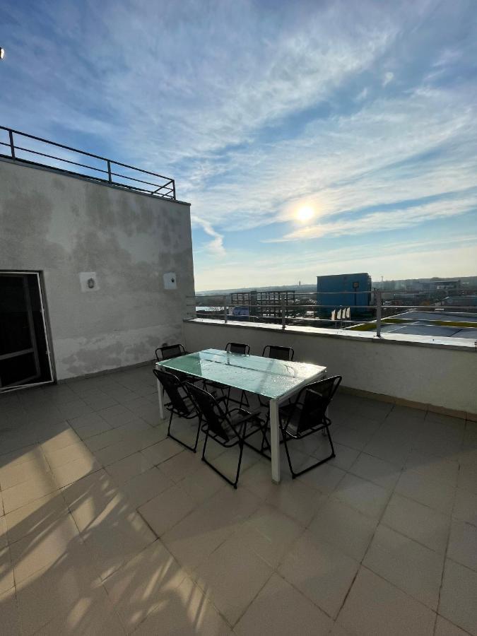 Luanaapartments #2 Otopeni Ngoại thất bức ảnh